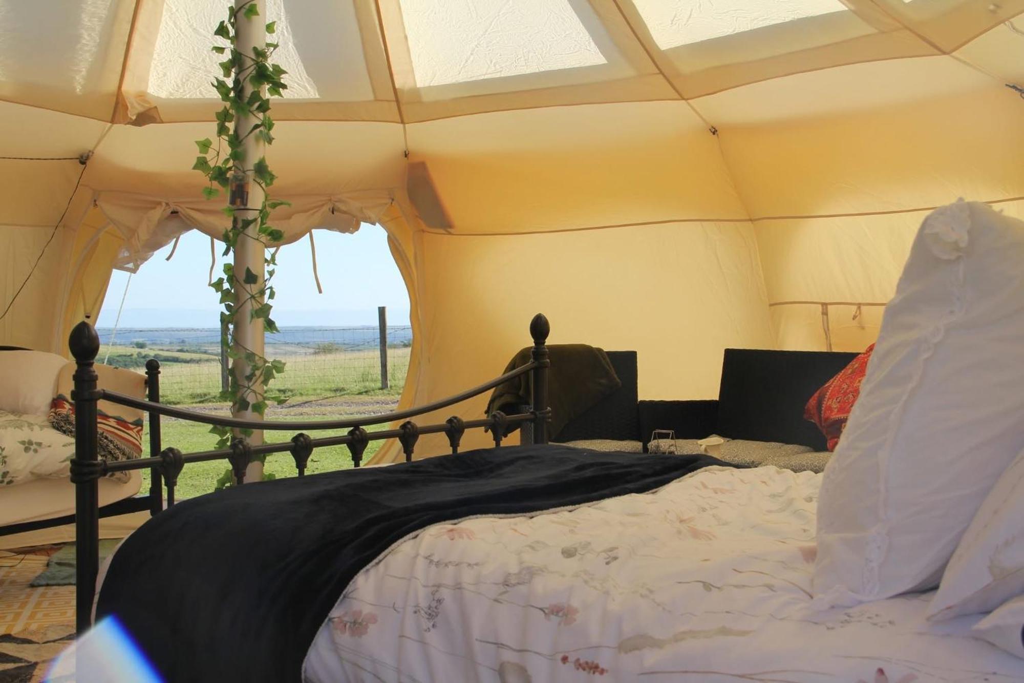 Tal-Y-Fan Farm 6M Stargazer Tent Bridgend  Eksteriør billede